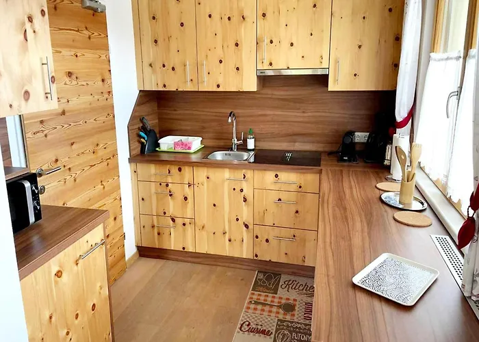 In Tyrol Near Slopes アパート