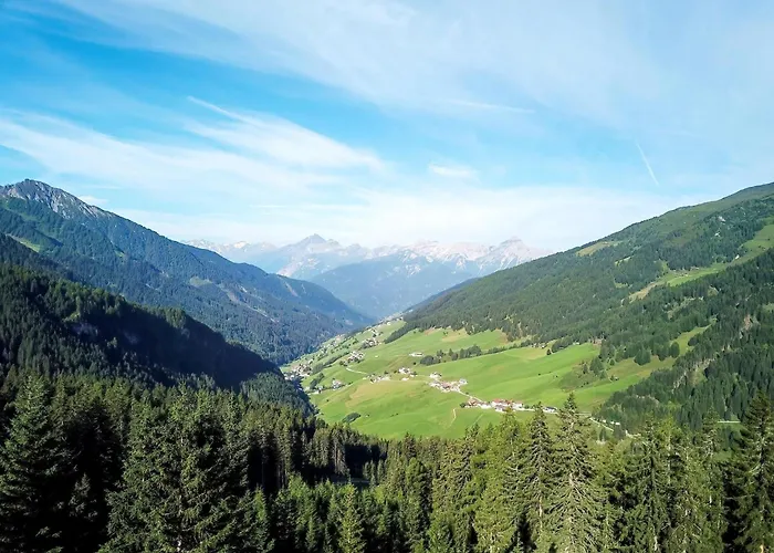 In Tyrol Near Slopes アパート